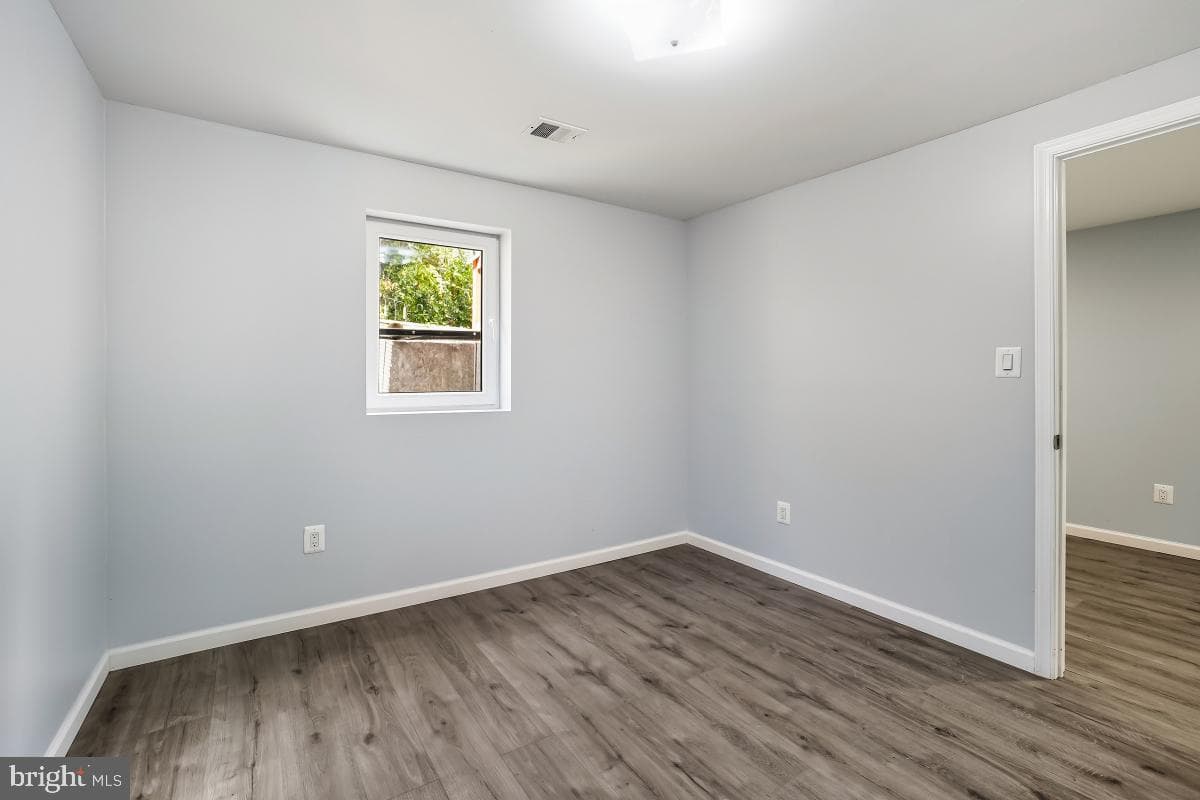 229 Hannes Street photo 30