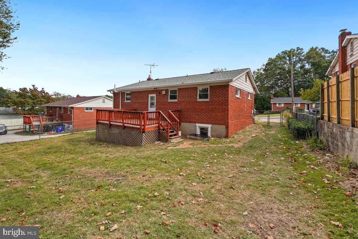 229 Hannes Street photo 33