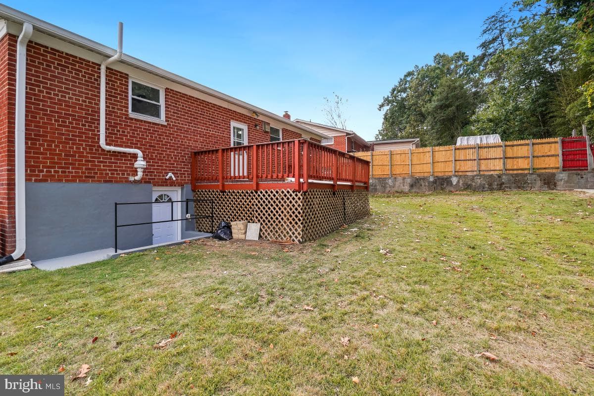 229 Hannes Street photo 34