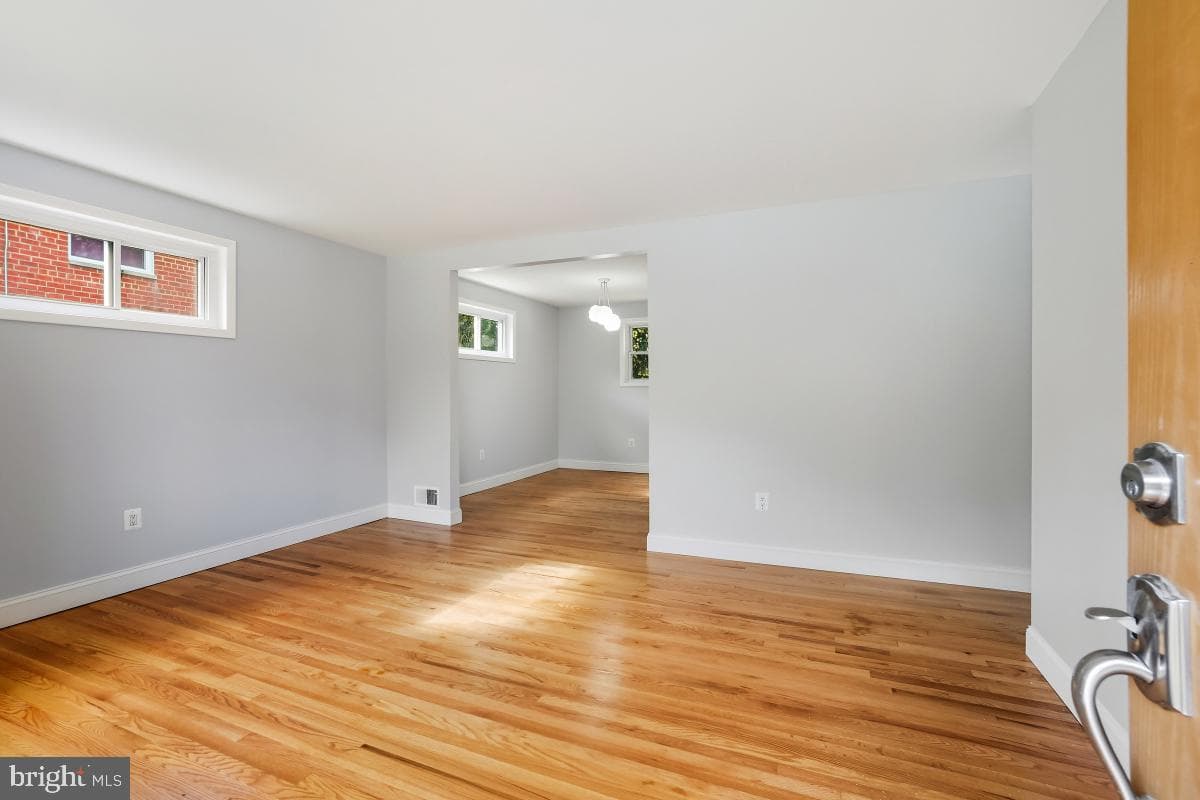 229 Hannes Street photo 5