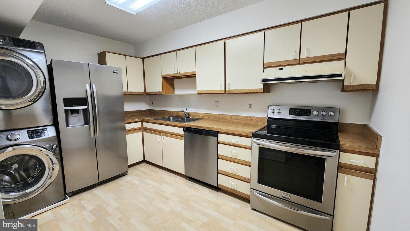 15115 Interlachen Drive #3-801 photo 10