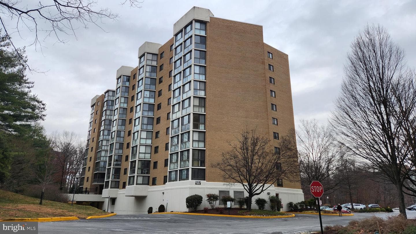 15115 Interlachen Drive #3-801 photo 31
