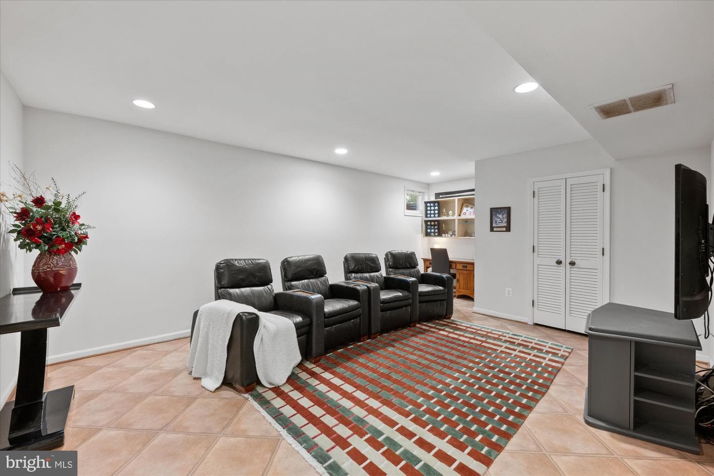 7616 Hackamore Drive photo 33