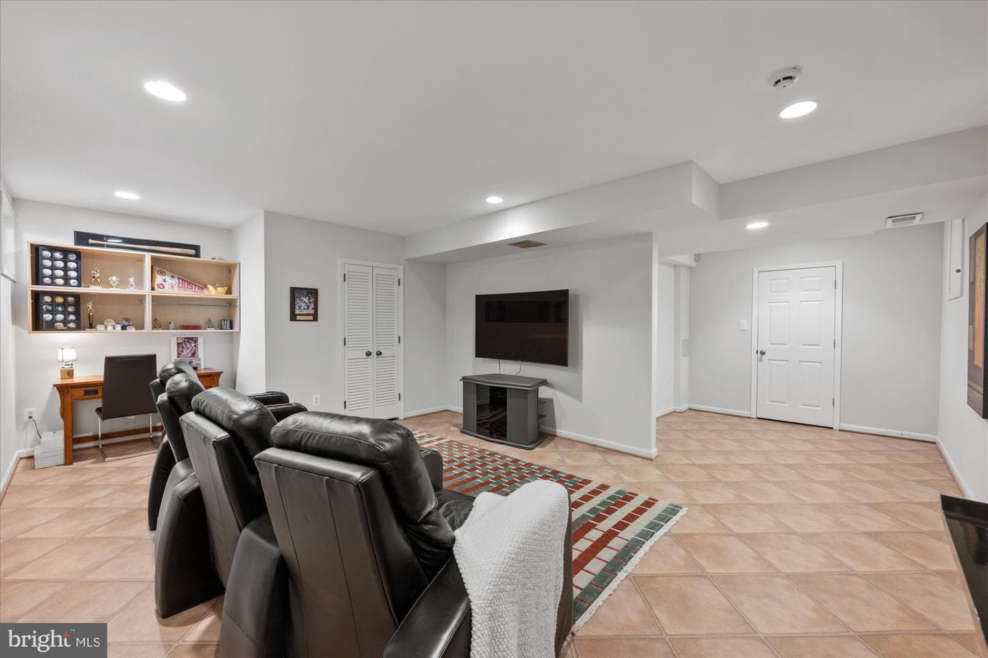 7616 Hackamore Drive photo 34