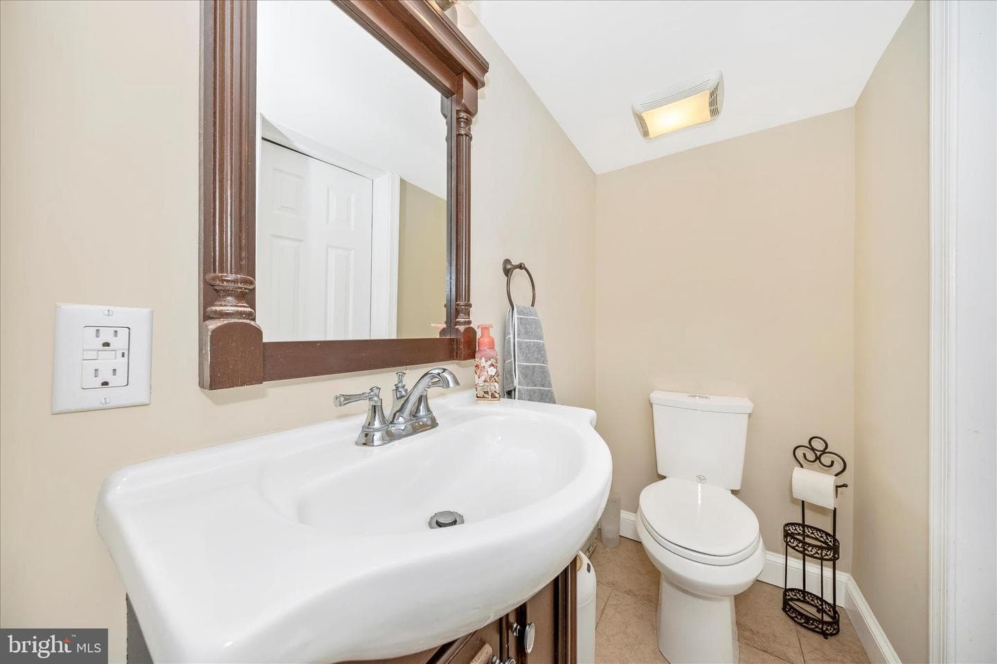 9507 Main Street photo 24
