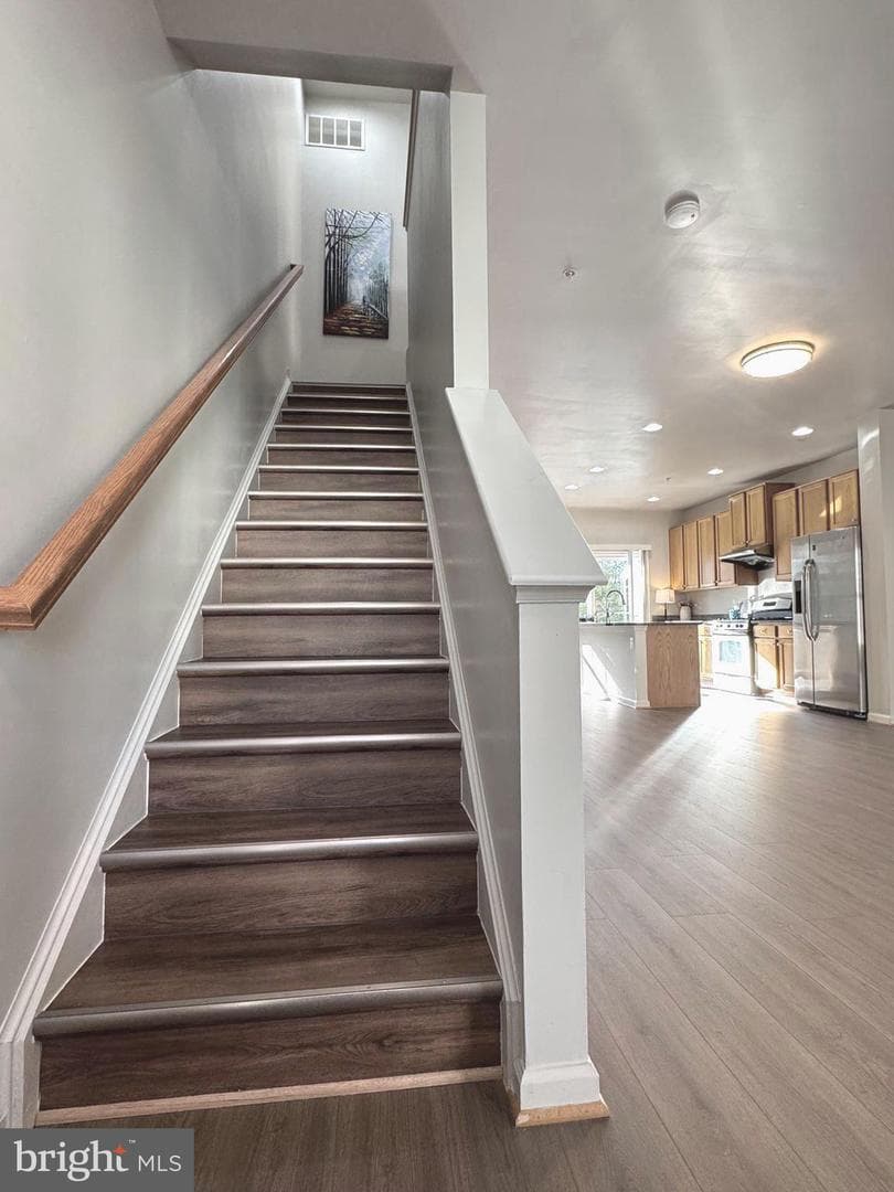 22448 Glenbow Way photo 11