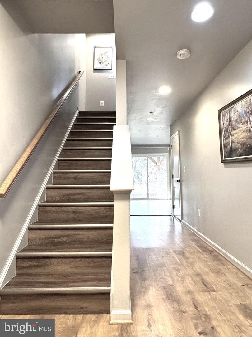 22448 Glenbow Way photo 5