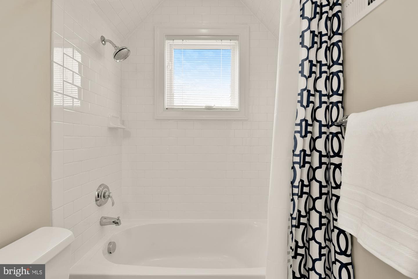 8803 Courts Way photo 38