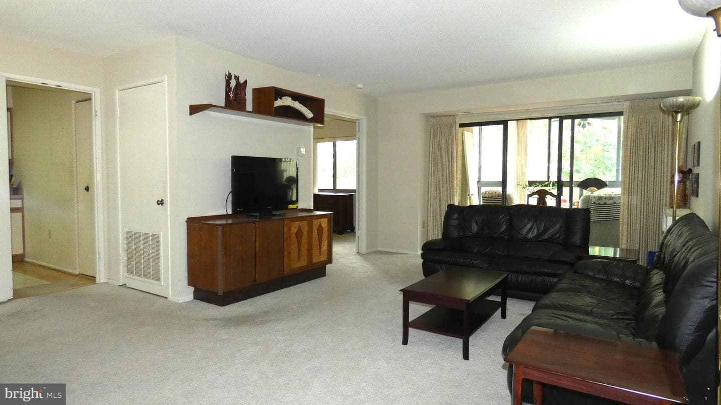 15100 Interlachen Drive #4-908 photo 3