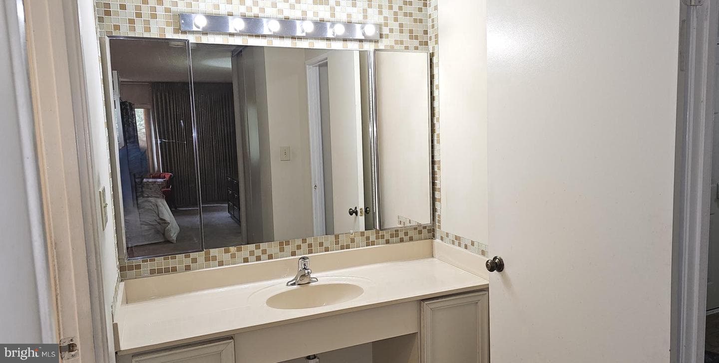 15100 Interlachen Drive #4-908 photo 9