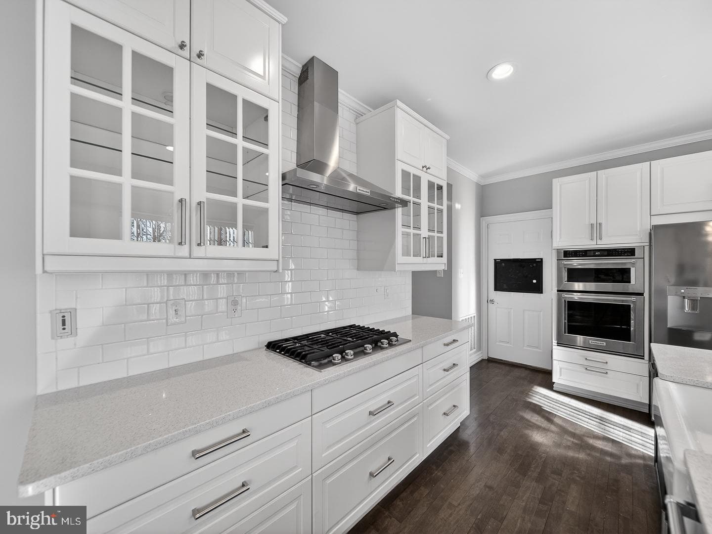 9534 Fernwood Road photo 3