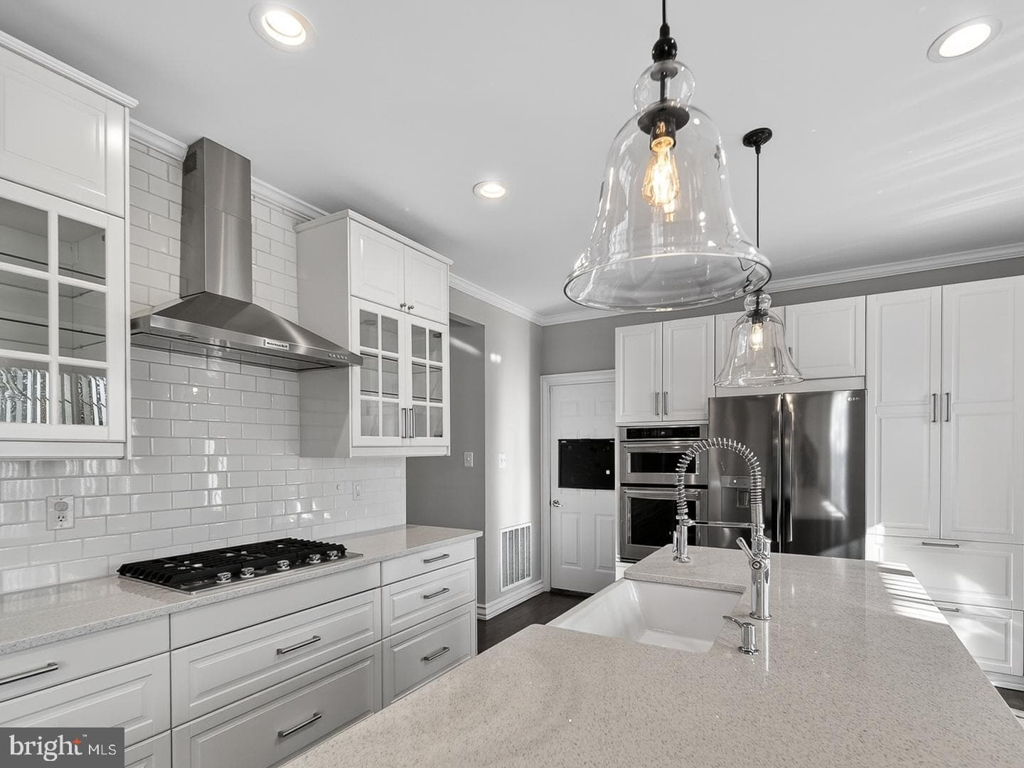 9534 Fernwood Road photo 4
