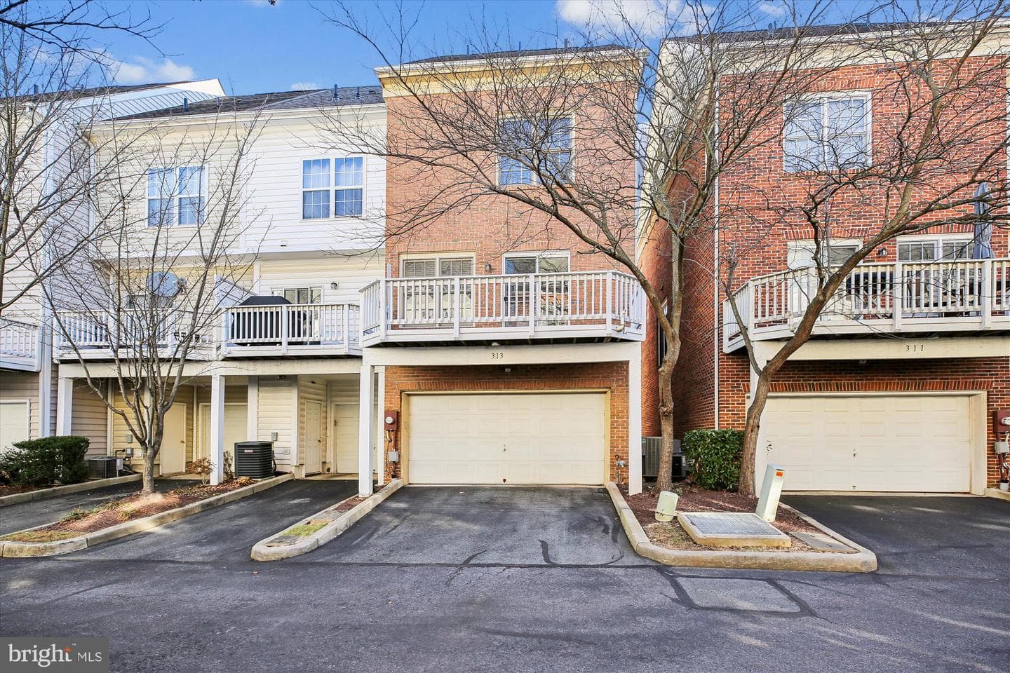 313 Potter Lane photo 2
