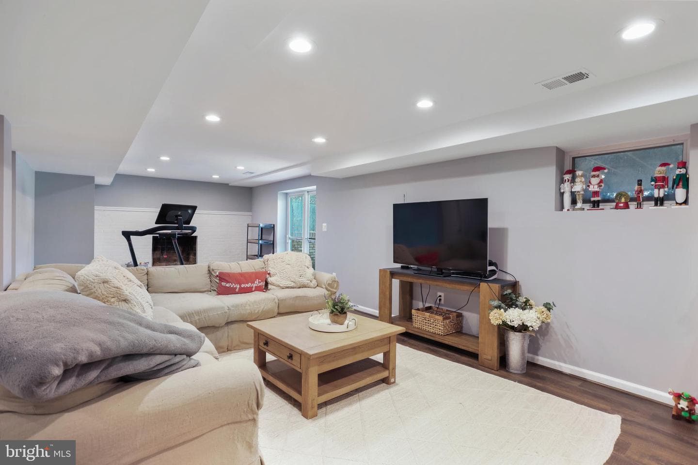 20420 Greenfield Road photo 39