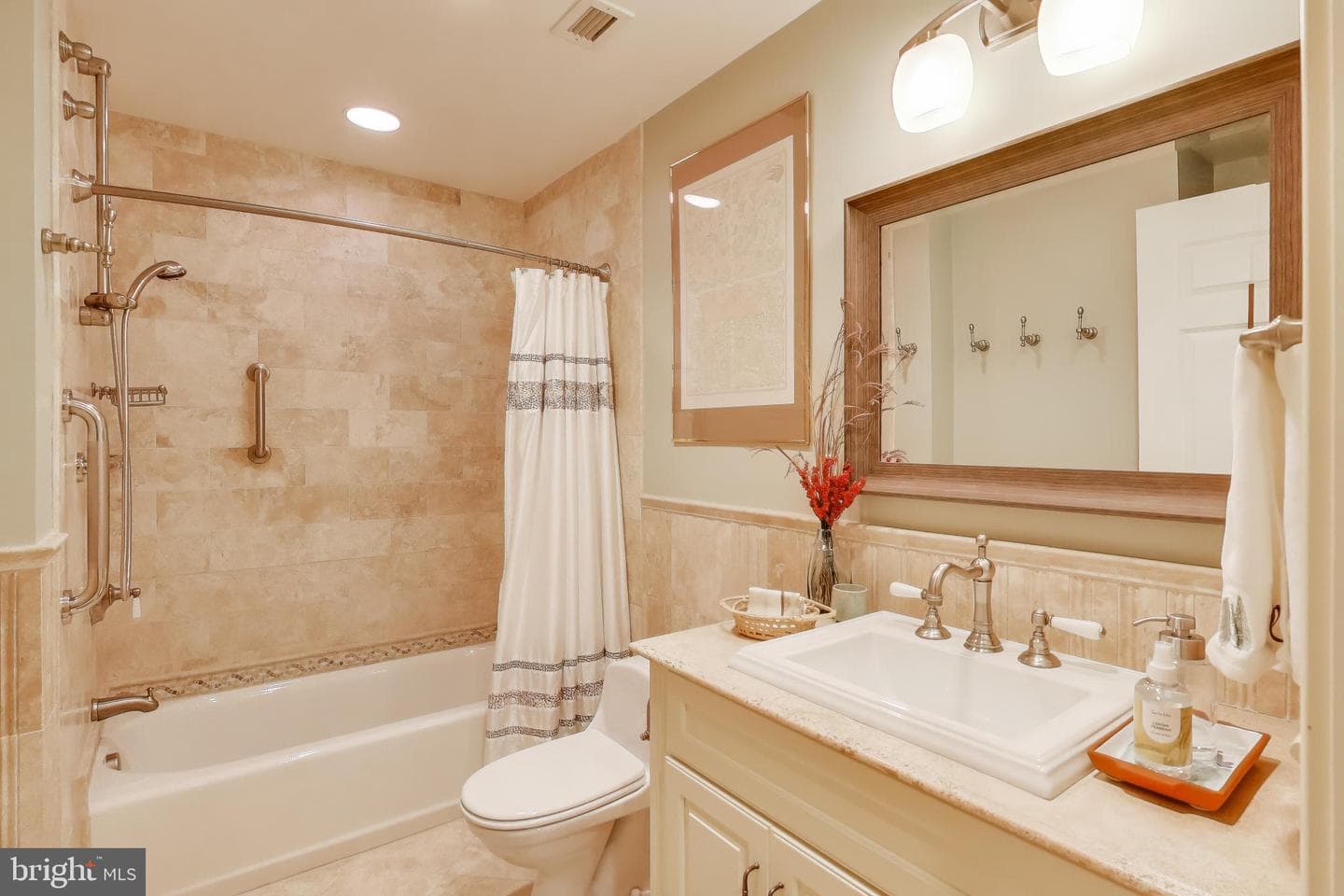 7405 Arlington Road #202 photo 34