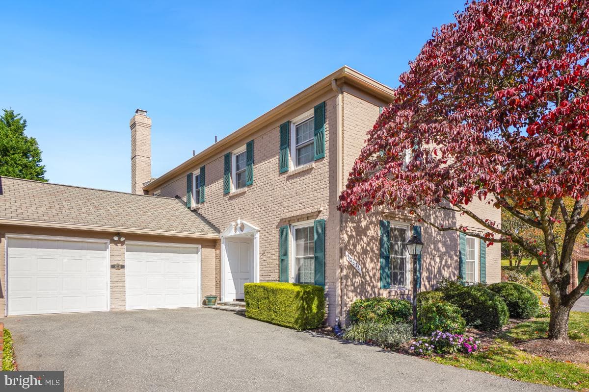 10336 Democracy Lane photo 3