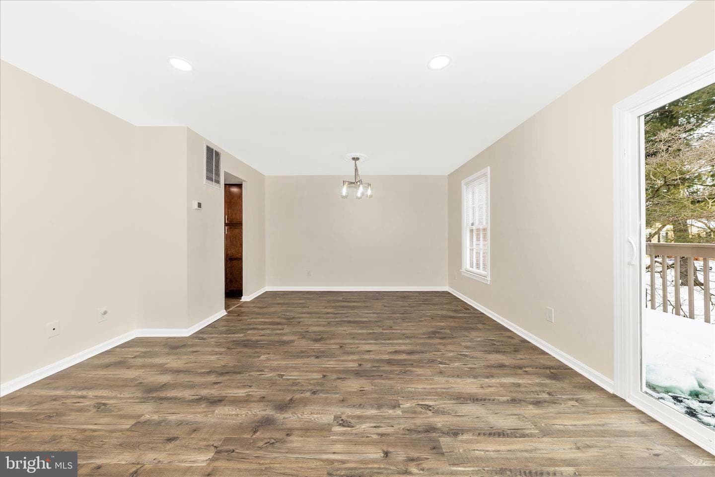 9923 Maple Leaf Drive photo 11