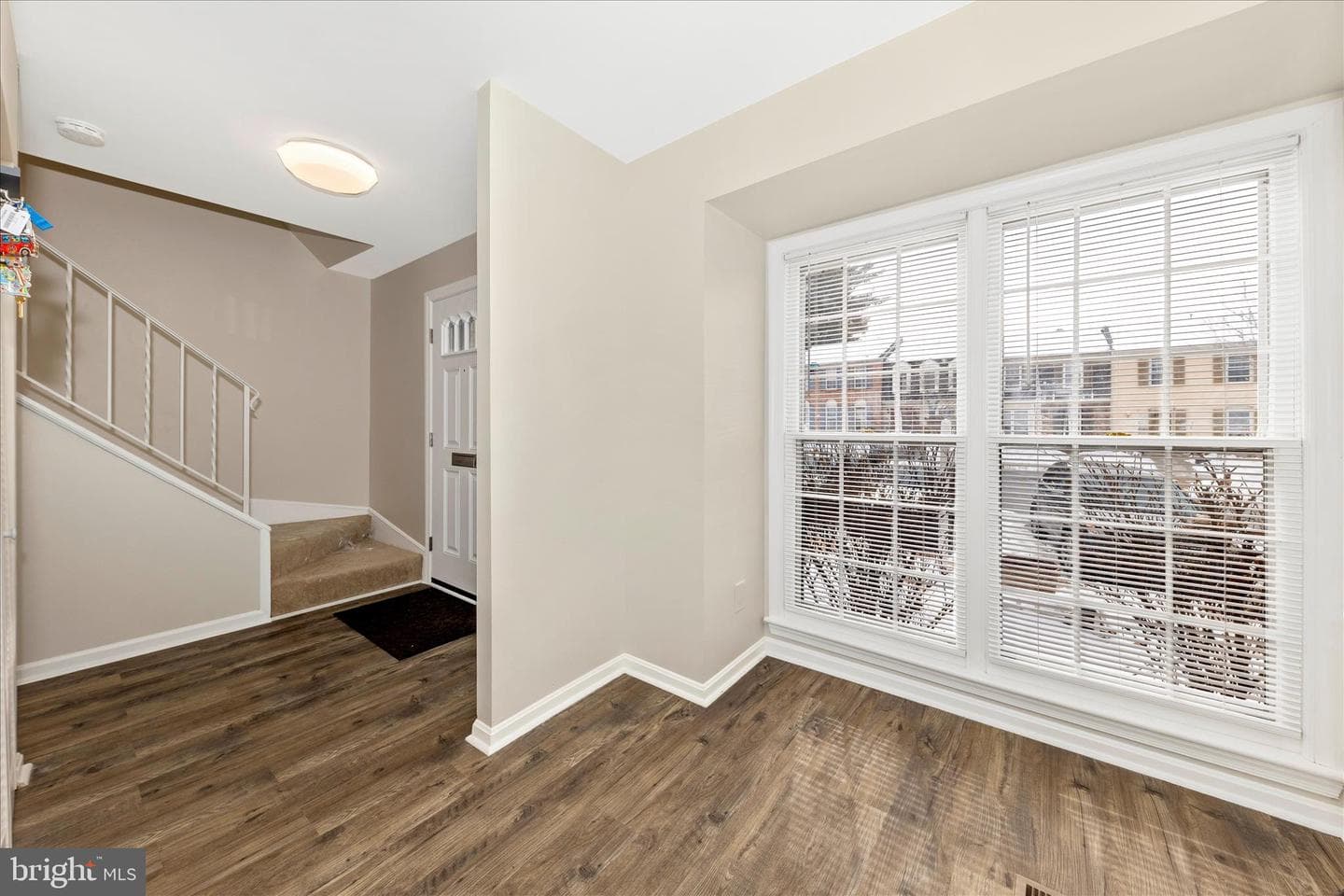 9923 Maple Leaf Drive photo 8