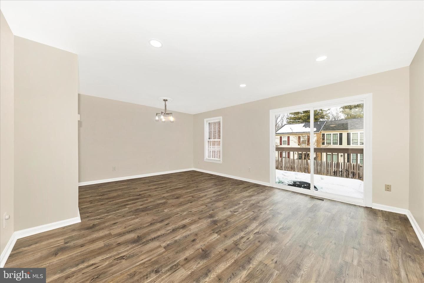 9923 Maple Leaf Drive photo 9