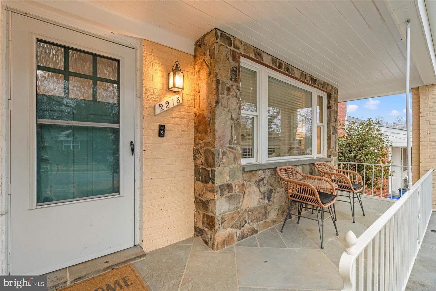 2213 Darrow Street photo 2
