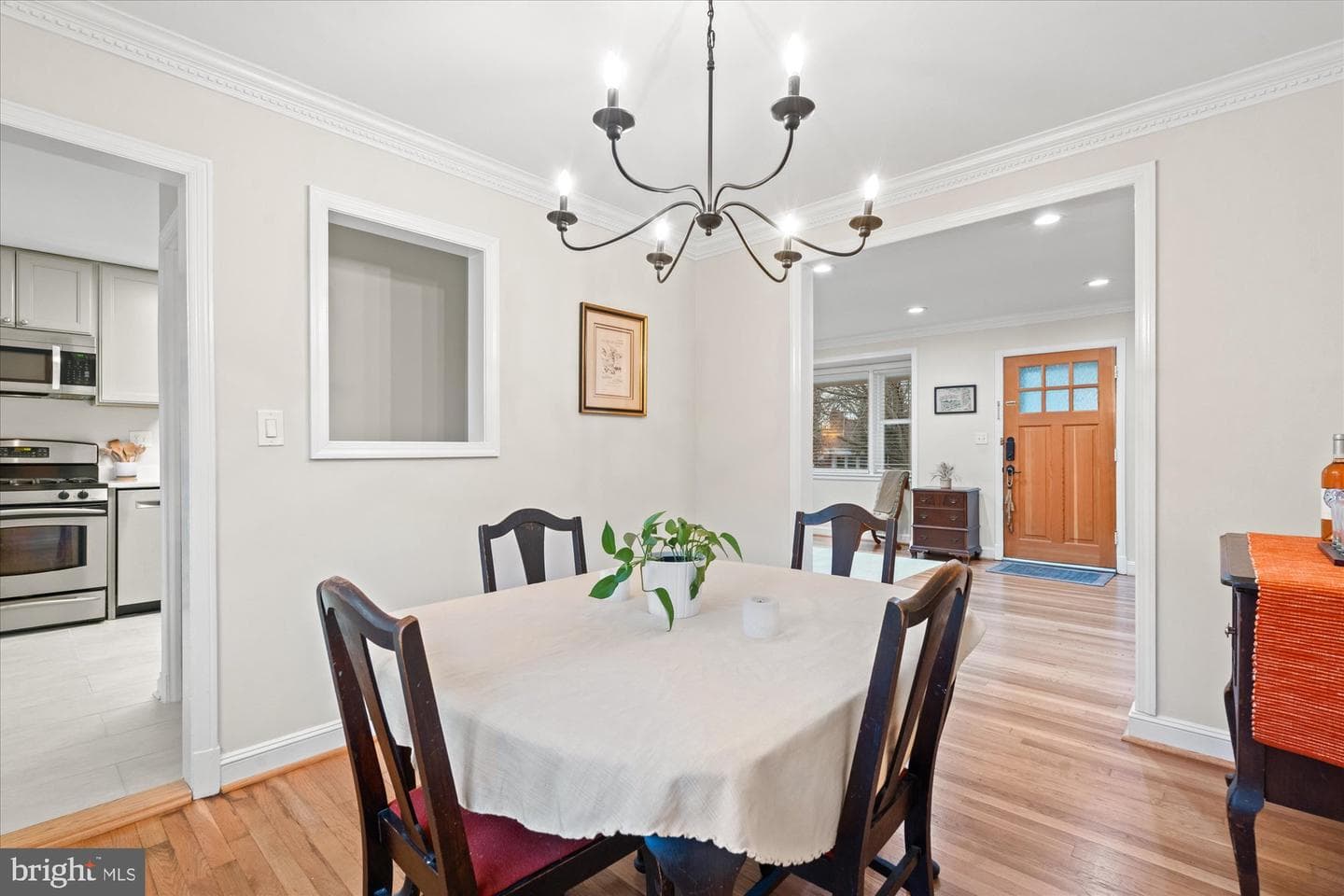 2213 Darrow Street photo 7