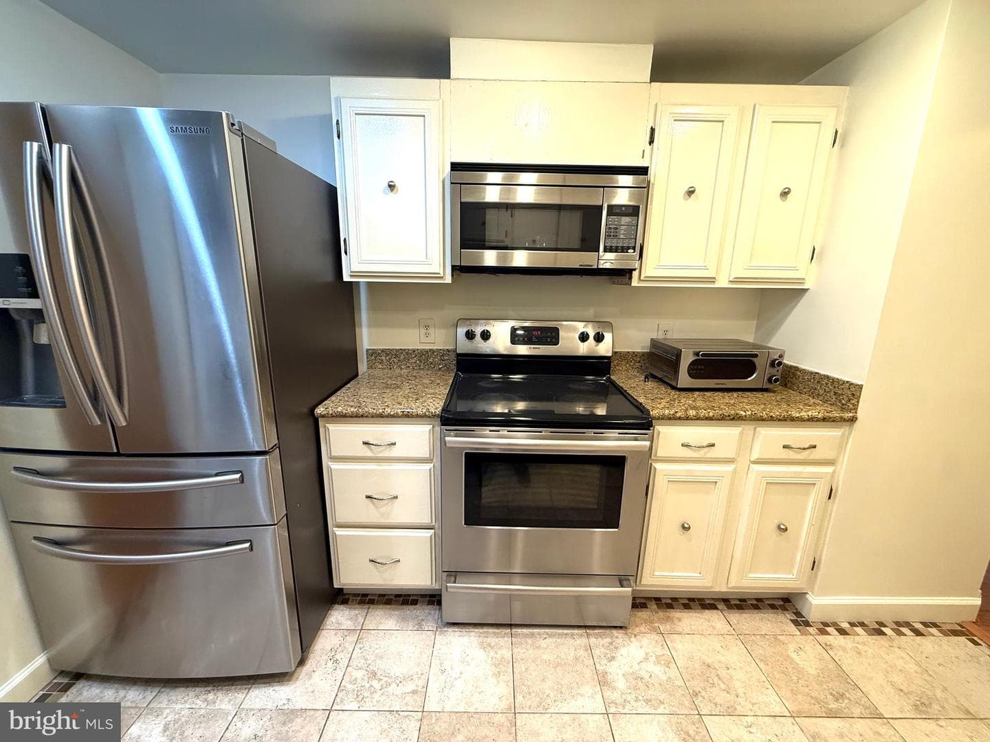 4601 N Park Ave #613, Chevy Chase