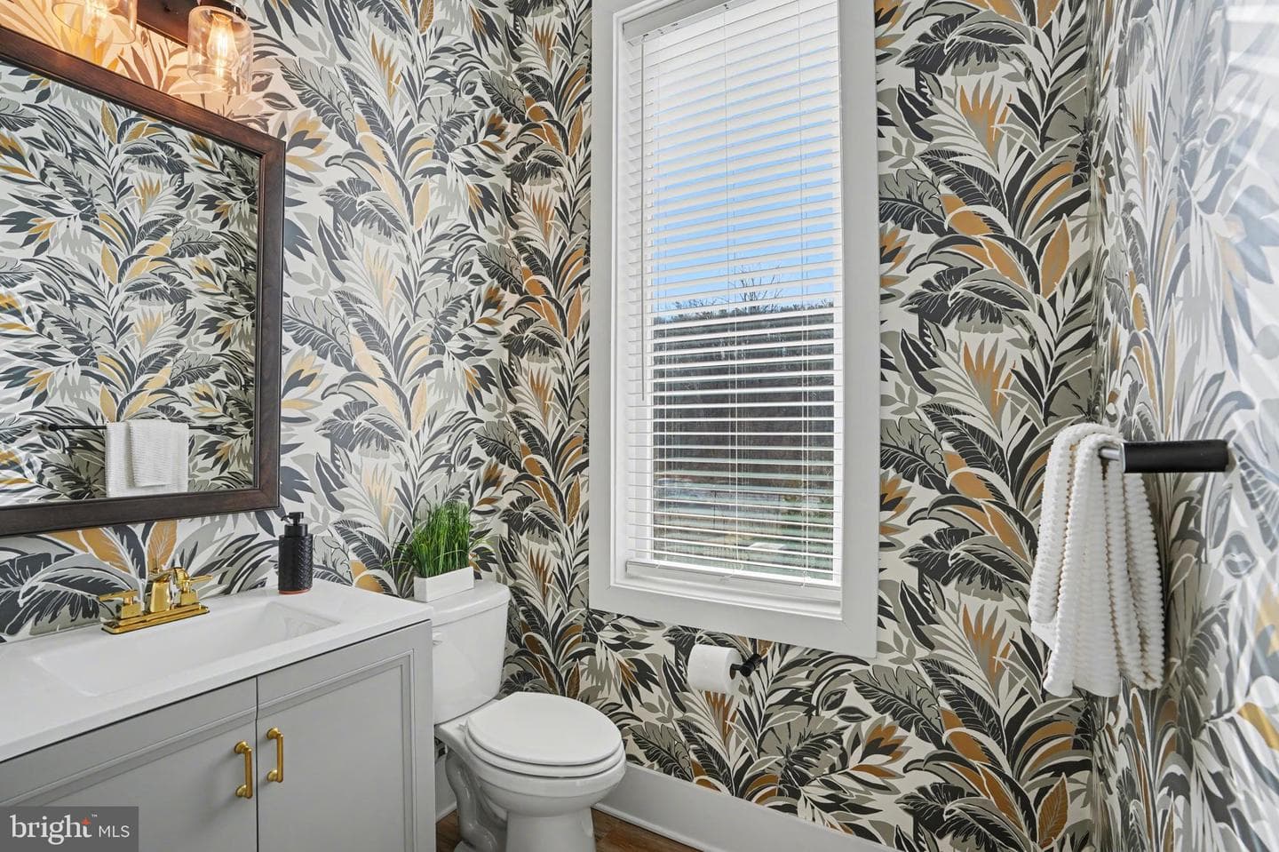 8215 River Road photo 11