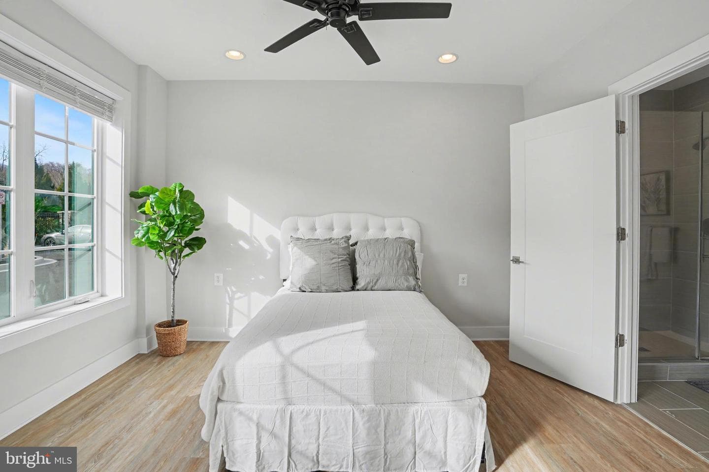 8215 River Road photo 5