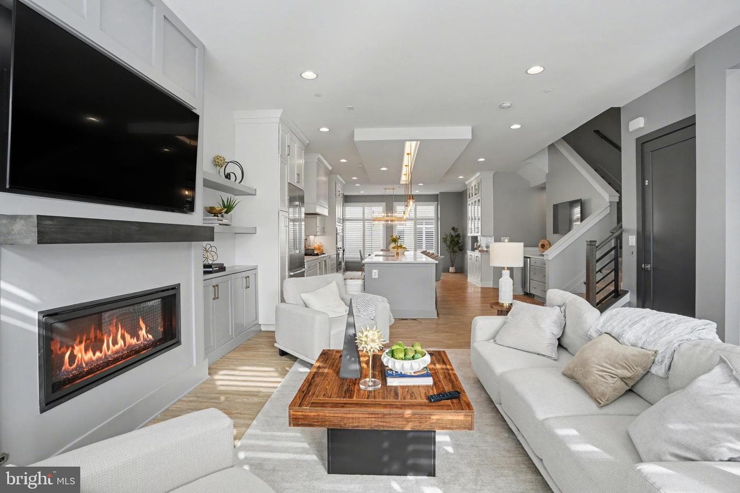 8215 River Road photo 9