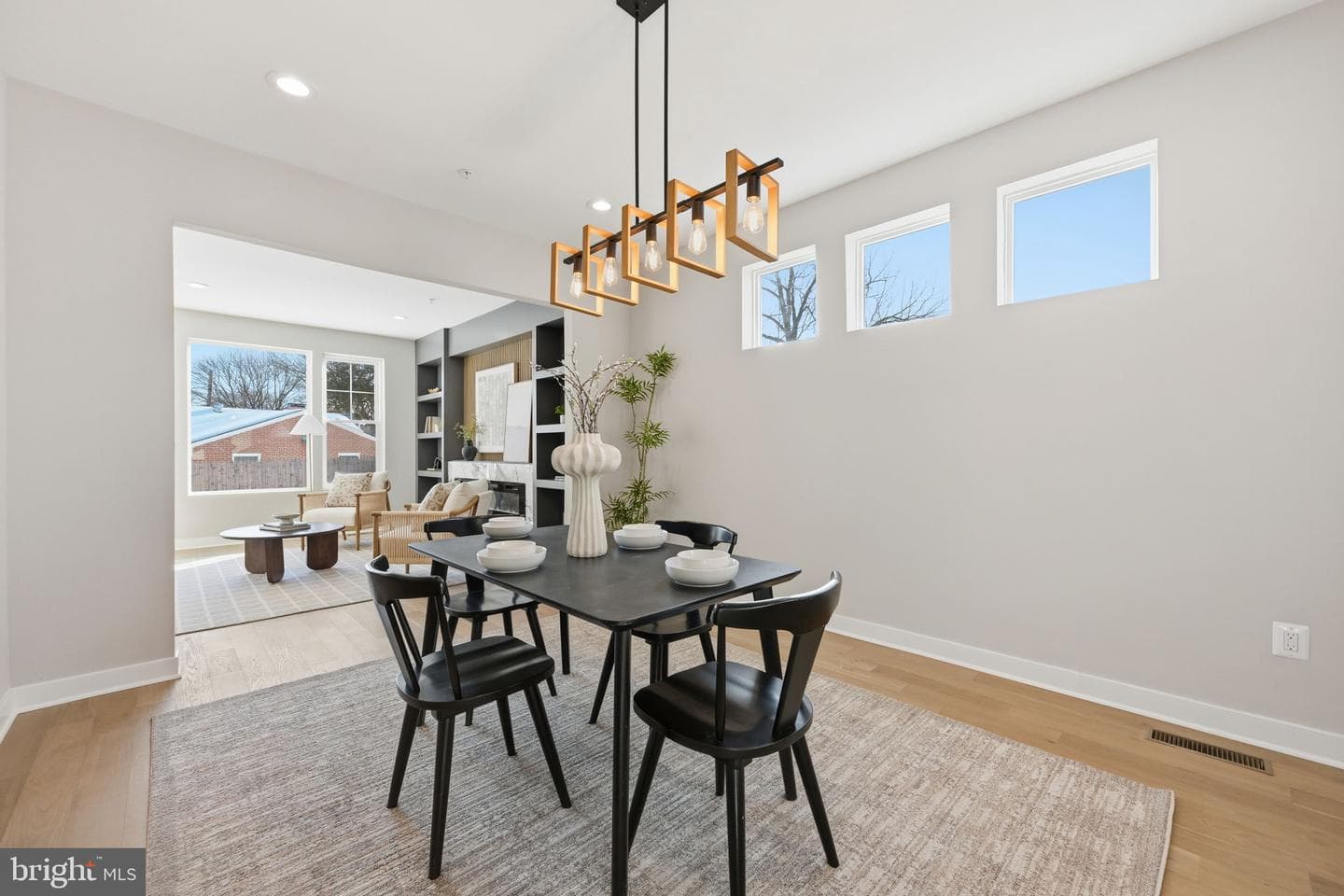 607 Burgundy Drive photo 9