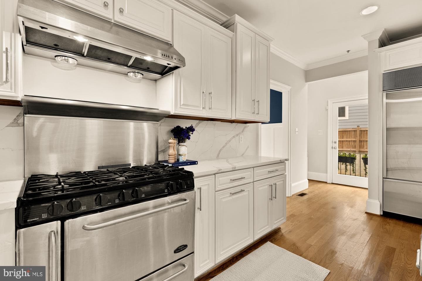 5301 McKinley Street photo 15