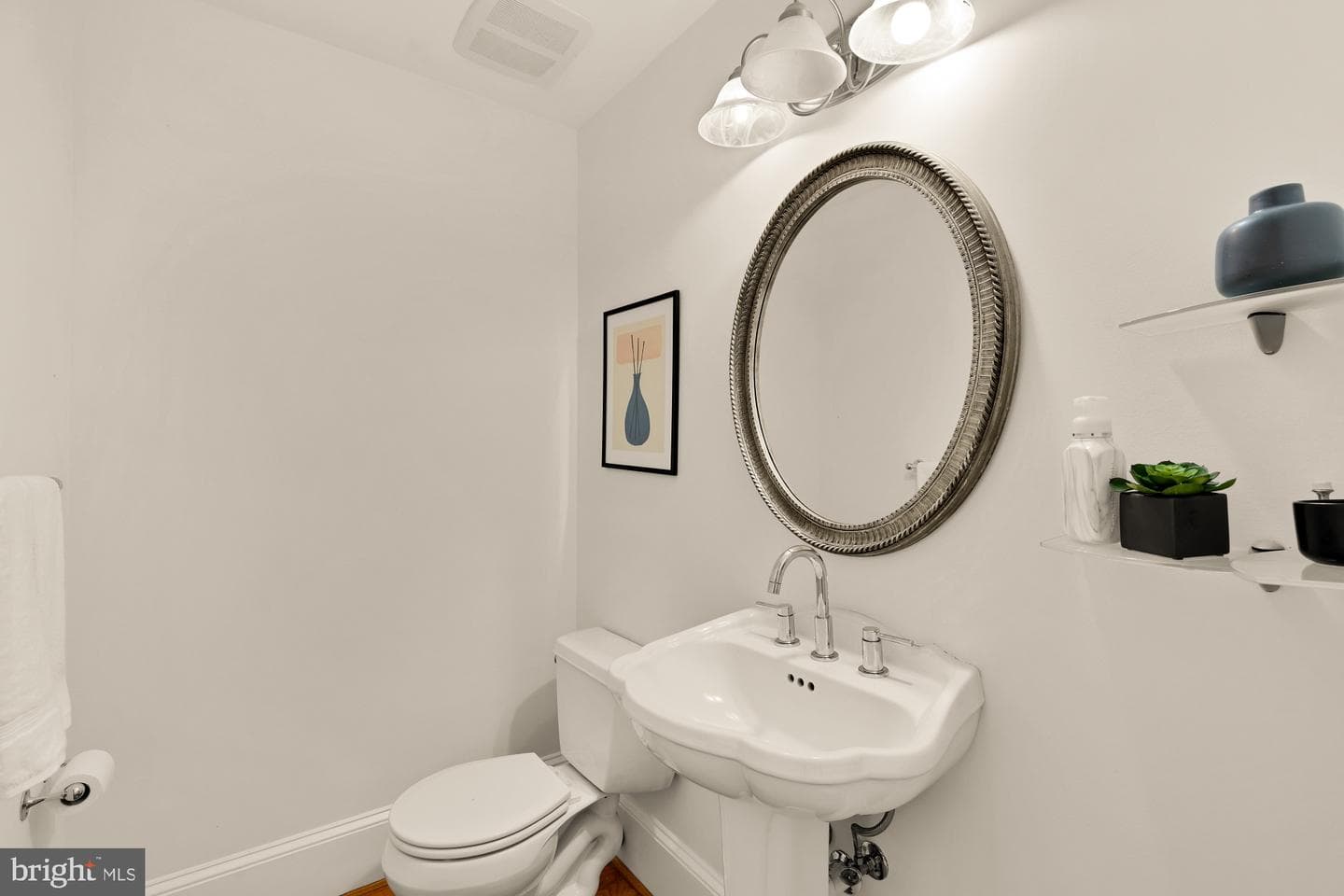 5301 McKinley Street photo 23