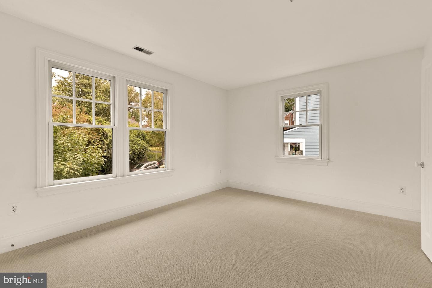 5301 McKinley Street photo 31