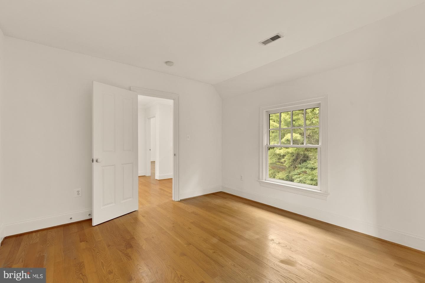5301 McKinley Street photo 34