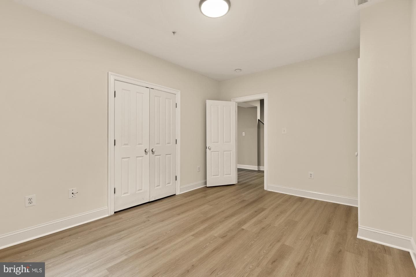 5301 McKinley Street photo 55