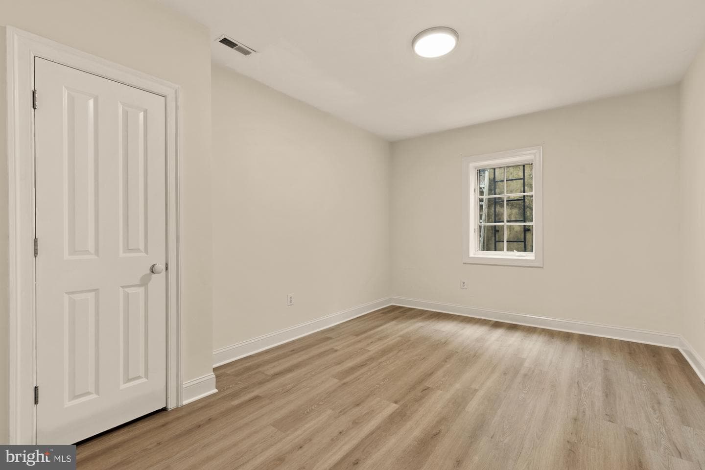 5301 McKinley Street photo 56