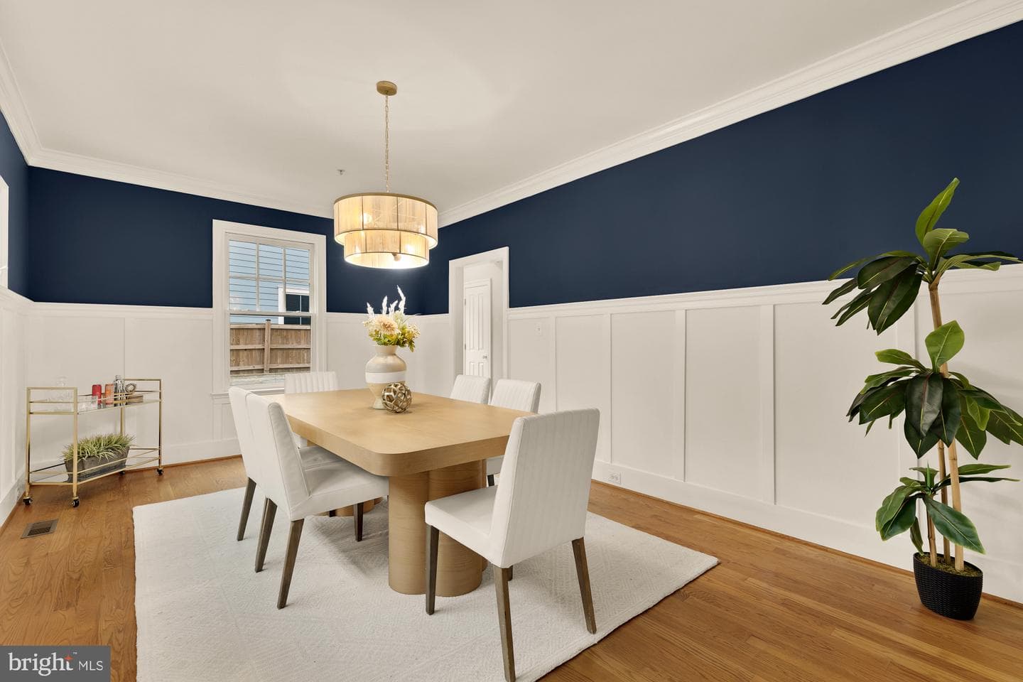 5301 McKinley Street photo 8