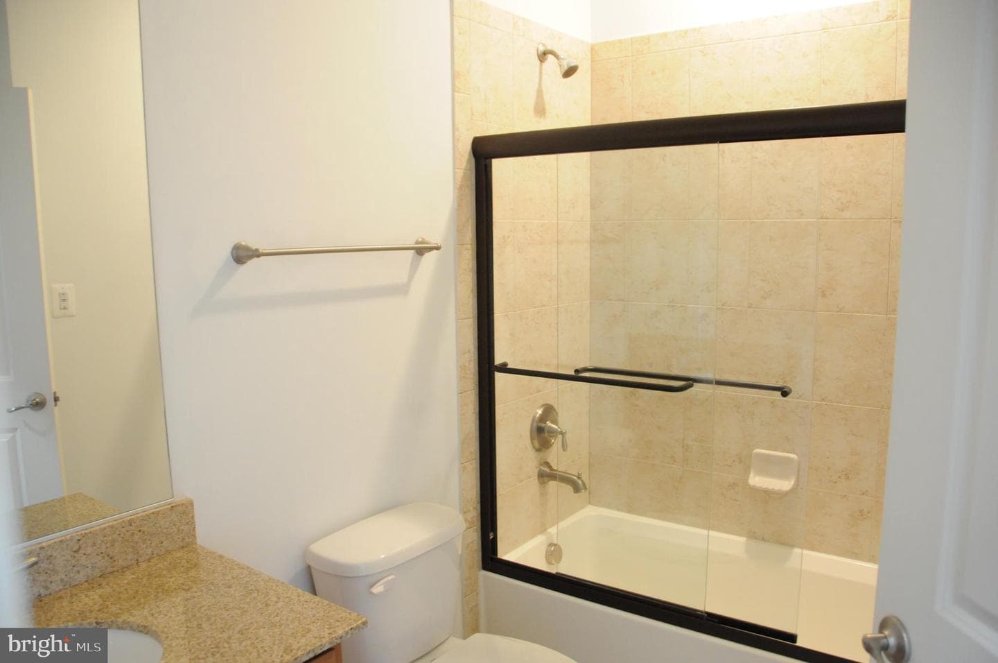 336 Grand Street photo 27