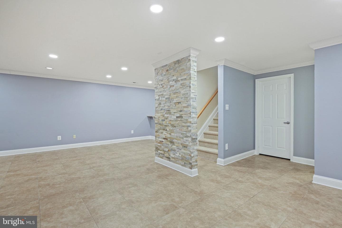 8405 Marketree Circle photo 29