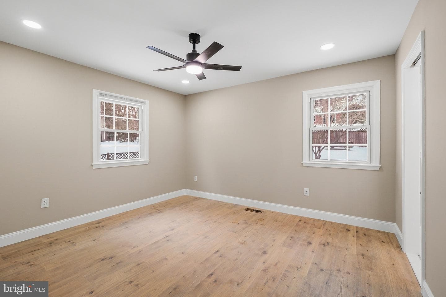 889 Diamond Drive photo 16