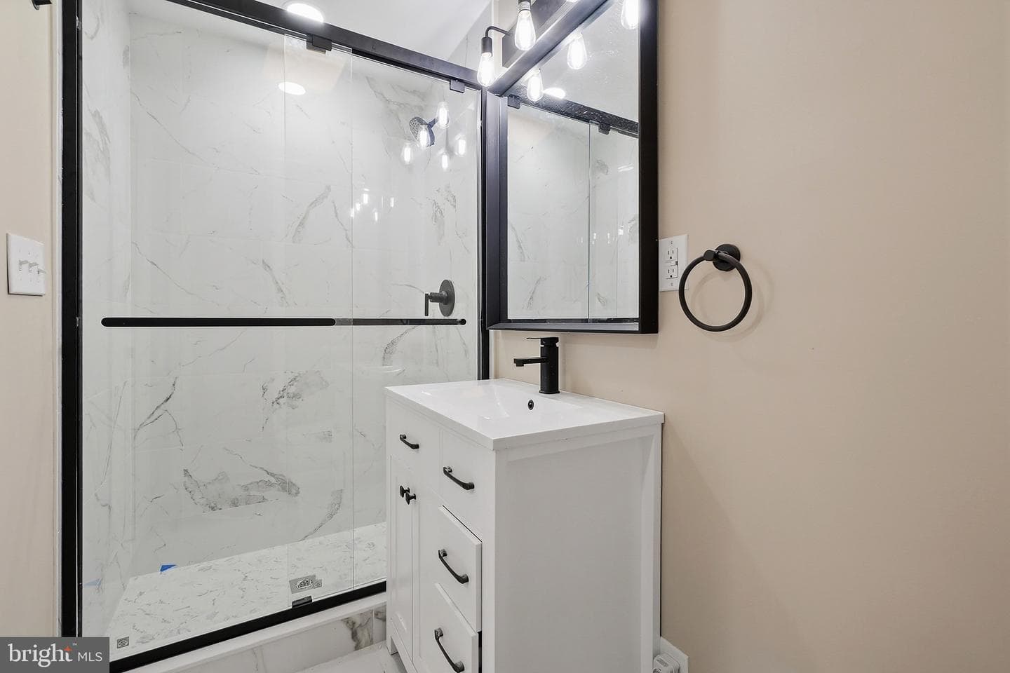 889 Diamond Drive photo 27