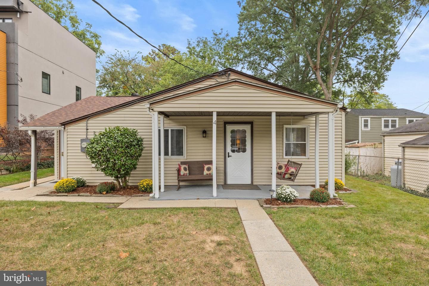 4 Russell Road photo 2