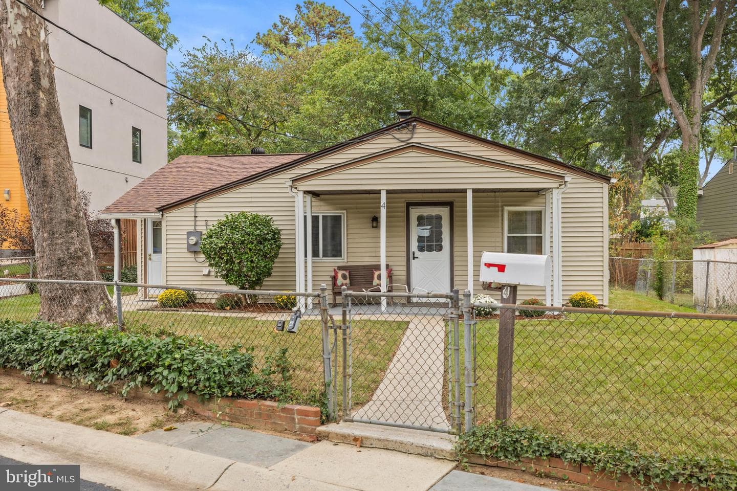 4 Russell Road photo 30