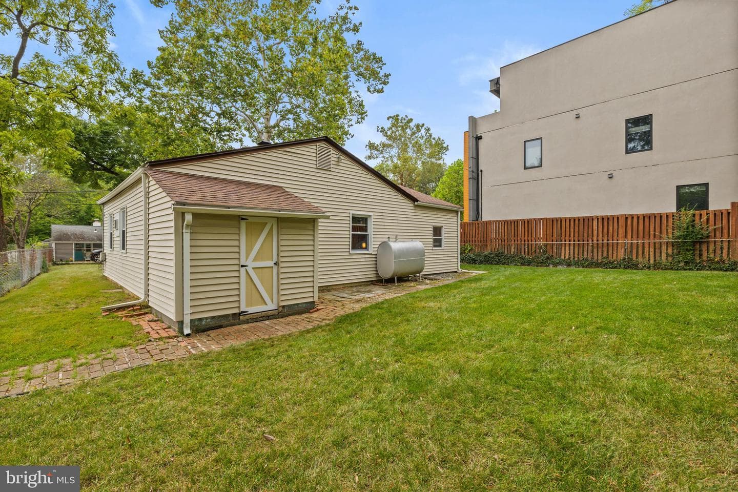 4 Russell Road photo 32