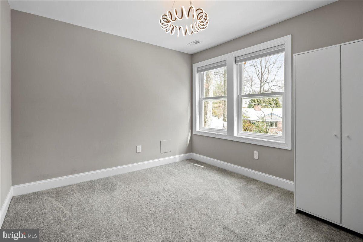 111 Sunnyside Road photo 29