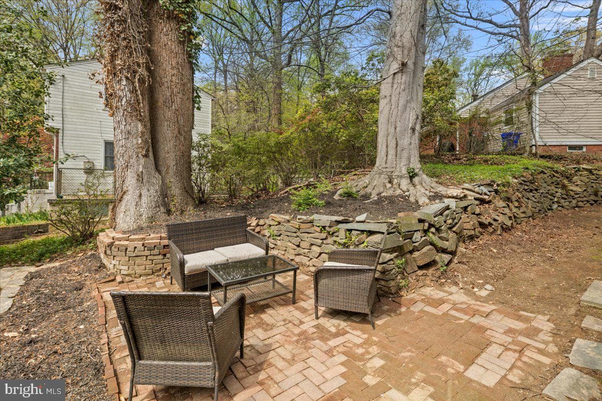 111 Sunnyside Road photo 43