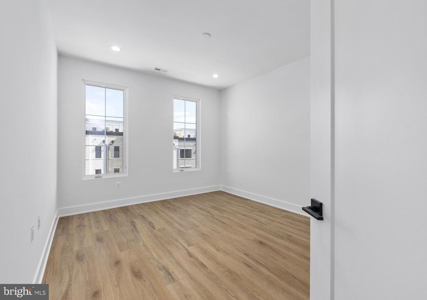 8607 Erdem Place photo 8