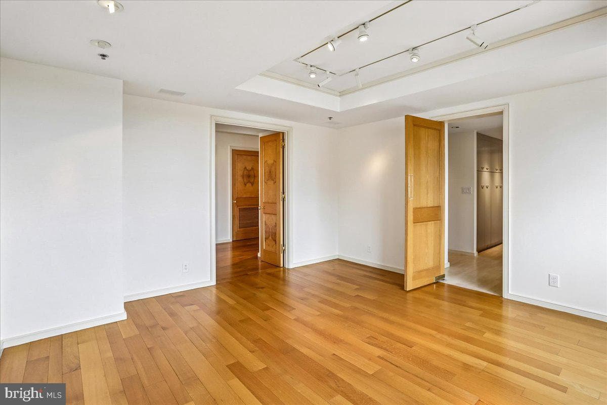 5600 Wisconsin Avenue #1303/1304 photo 18