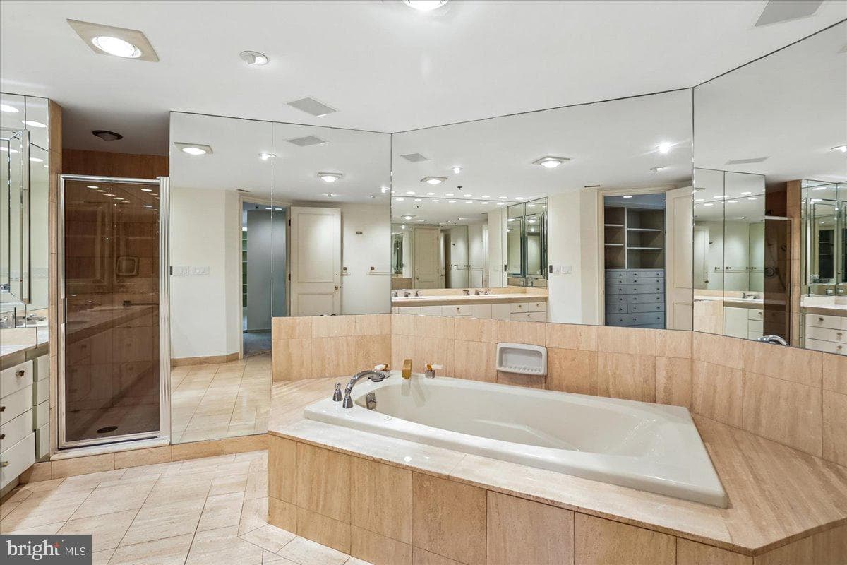 5600 Wisconsin Avenue #1303/1304 photo 35