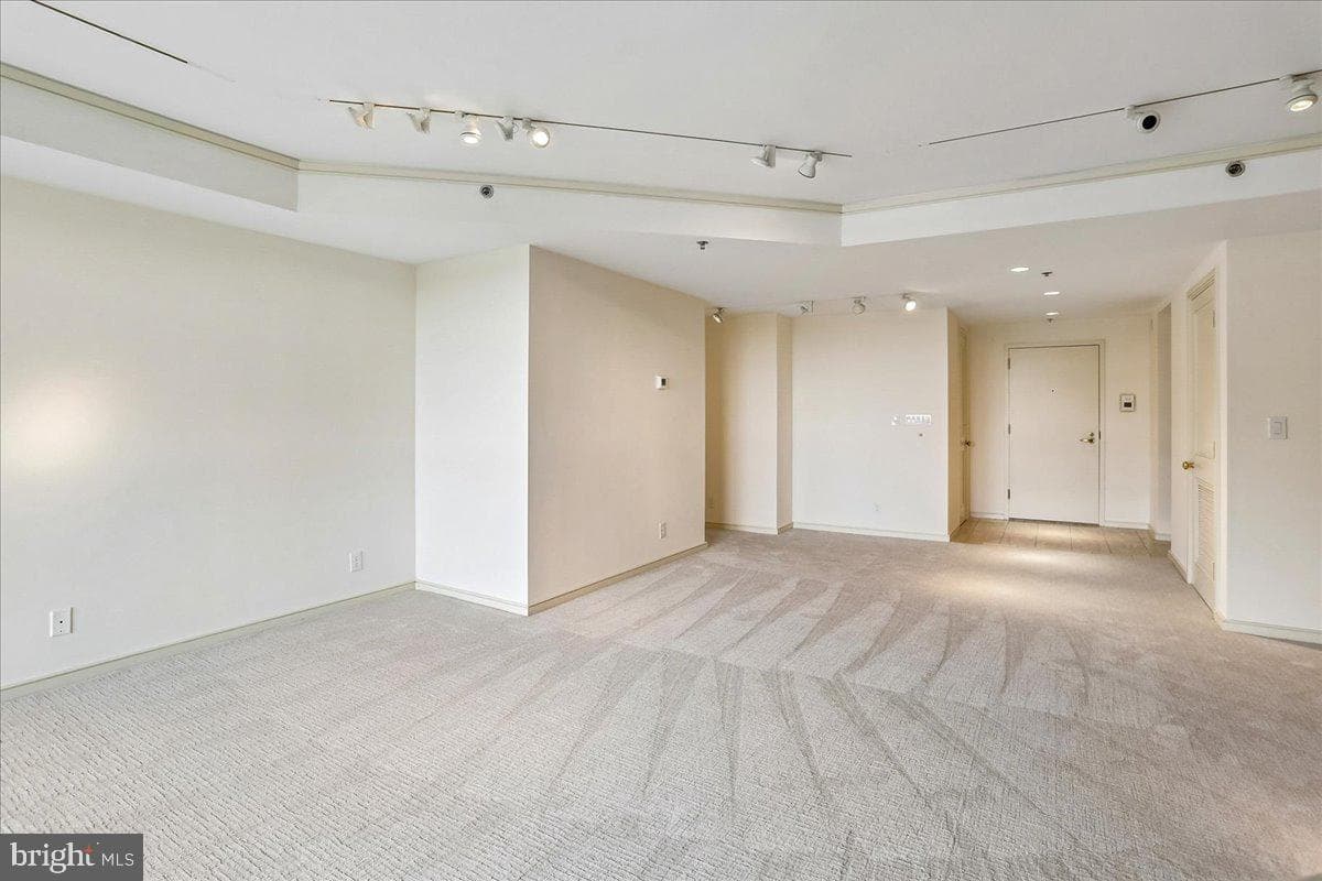 5600 Wisconsin Avenue #1303/1304 photo 40